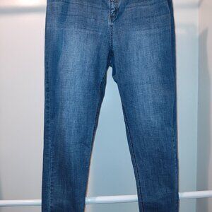 Plus Denim Blue Jeans Pre-owned like new frayed leg sleek fit
